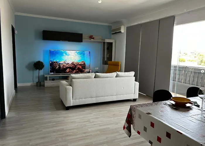 Casa La Paz En Malaga, Junto Al Parque Tecnologico
